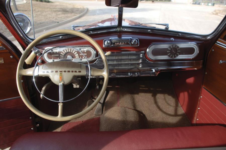  Oldsmobile 66 Deluxe Station Wagon 1948 года  (фото 5 из 6)